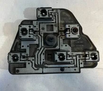 BMW 5 E39 Tail light bulb cover holder 8363565 14603502