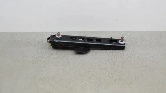 Volvo XC90 Seat belt height adjuster 31332261