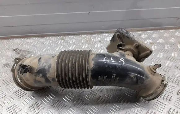 Audi Q5 SQ5 Air intake duct part 06E129629J 06E133911J