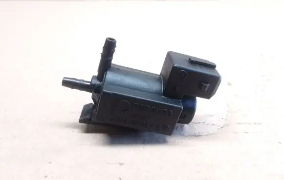 BMW 5 E60 E61 Turbo solenoid valve 72234100