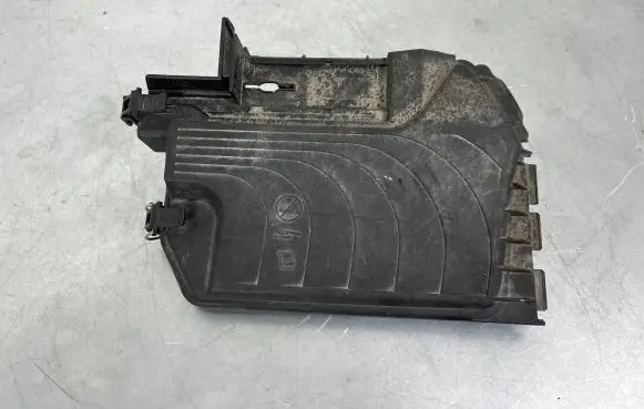 Mercedes-Benz CLA C117 X117 W117 Fuse box cover A2465400182