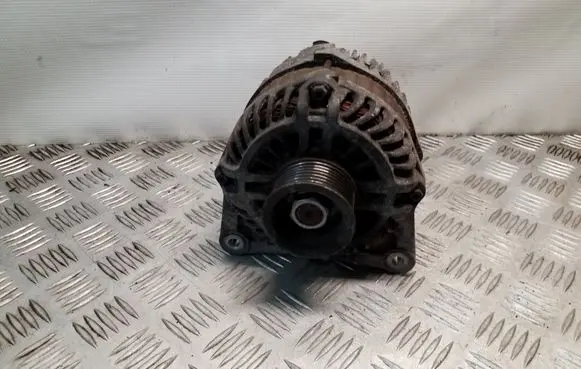 Nissan Juke I F15 Generator/alternator 231001KA1A