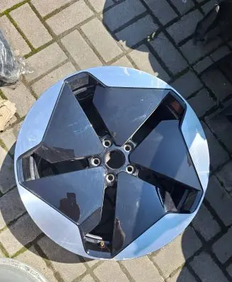 R20 alloy rim