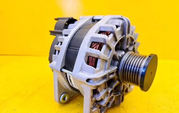 Nissan Micra K14 Generator/alternator 250613 PU161036 201995
