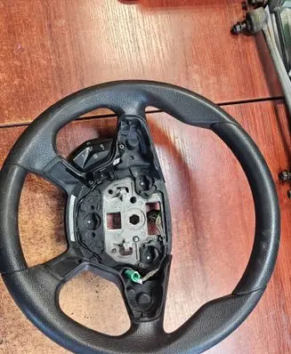 Ford Focus Steering wheel 9452G210900272 AM513600EE3ZHE