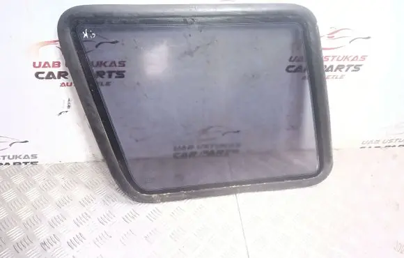 Land Rover Discovery Rear side window 43R00003 DOT17M24AS2