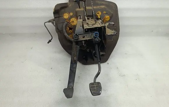 Volkswagen Transporter - Caravelle T4 Pedal assembly 7D1863939A