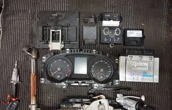 Engine ECU kit and lock set