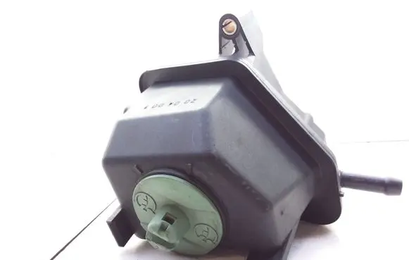 Power steering fluid tank/reservoir