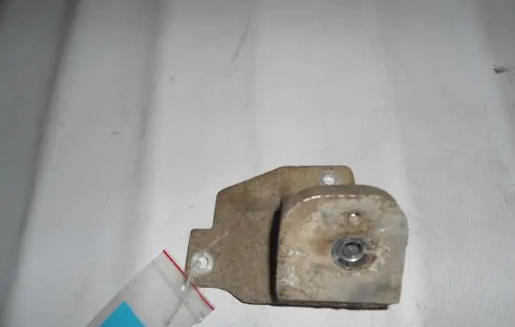 Chevrolet Corvette C5 Engine mounting bracket
