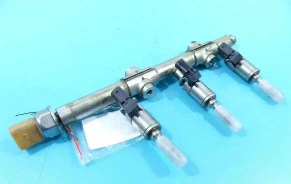 Skoda Fabia Mk3 (NJ) Fuel injector 0261500475 IMPRK1288142
