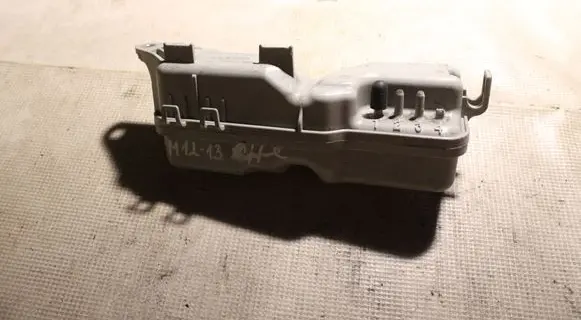 Vacuum air tank