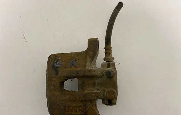Mitsubishi Grandis Rear brake caliper MN116310
