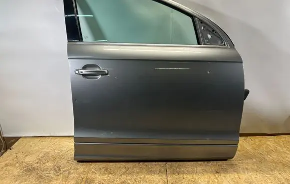 Audi Q7 4L Front door 4L0831052A
