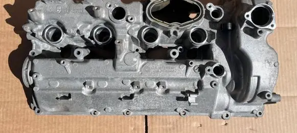 BMW M5 Rocker cam cover 7638639 7843506 11127638639