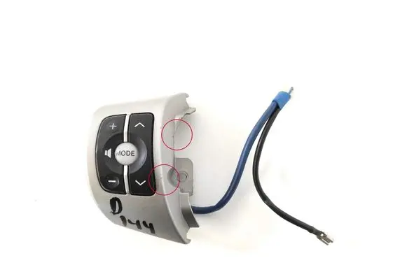 Toyota Yaris Steering wheel buttons/switches 84247-52060