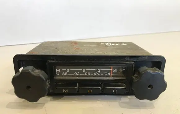 Volkswagen Golf II Radio/CD/DVD/GPS head unit