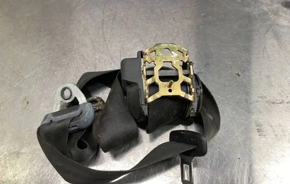 Volkswagen Golf II Rear seatbelt 191857805A 00019079 0433240