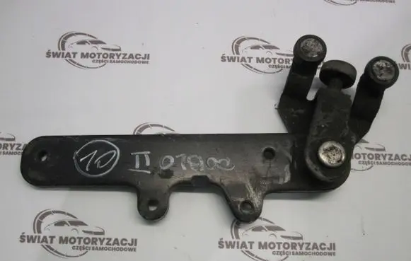 Opel Combo D Sliding door lower roller guide/hinge 51919828