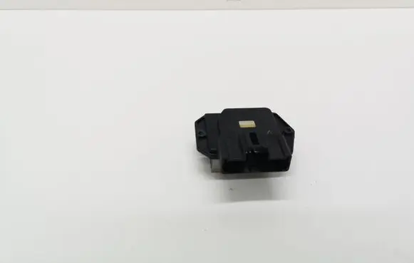 Mitsubishi Pajero Heater blower fan relay 