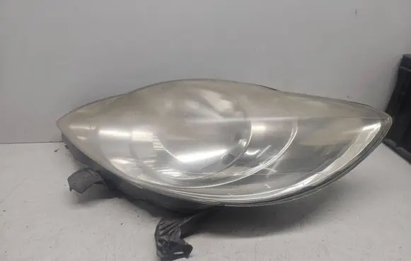 Peugeot 107 Headlight/headlamp 811500H030