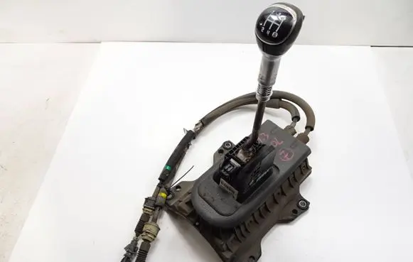 Fiat 500L Gear shift cable linkage 