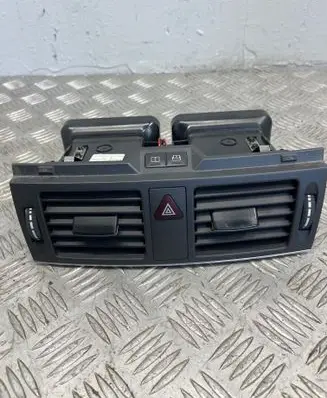 Mercedes-Benz C W204 Dash center air vent grill 8164701 A2048307454