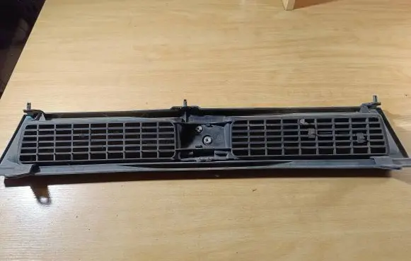 Seat Toledo I (1L) Front grill 1L0853653