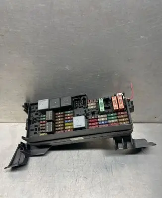 Mercedes-Benz ML W164 Fuse module A1645400272 15454741 5072426
