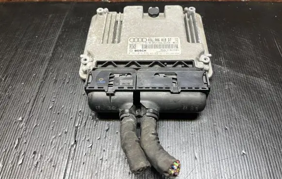 Audi TT TTS Mk2 Engine control unit/module 03L906018DT 0281016896