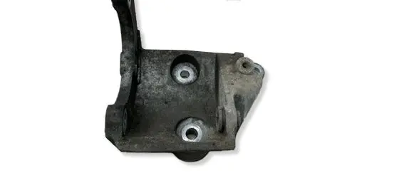 Land Rover Discovery 3 - LR3 Power steering pump mounting bracket 4R8Q3K738CC