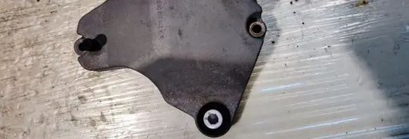 Mercedes-Benz GLA W156 Engine mounting bracket A2702230002