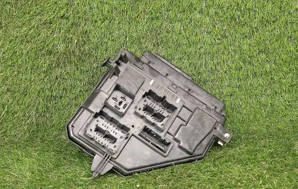 Ford Explorer Power management control unit 7L2T14B476CD