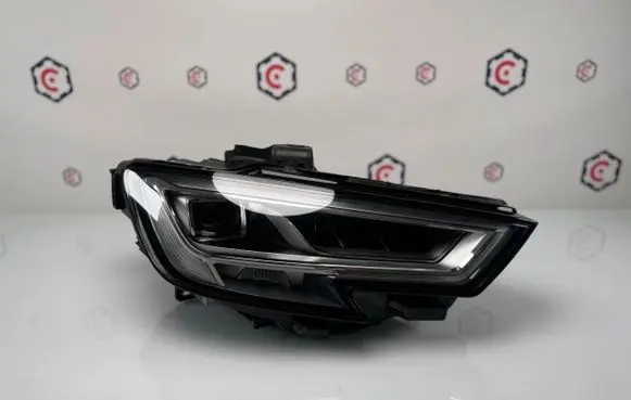 Audi A3 S3 8V Headlight/headlamp 8V0941036