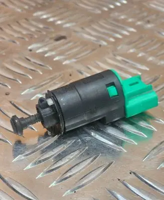 Peugeot 308 Clutch pedal sensor 95835T02