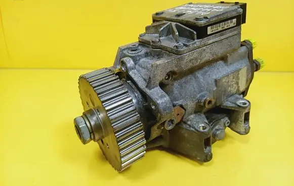 Audi A4 S4 B6 8E 8H Fuel injection high pressure pump 0281010837 0470506038 059130106K