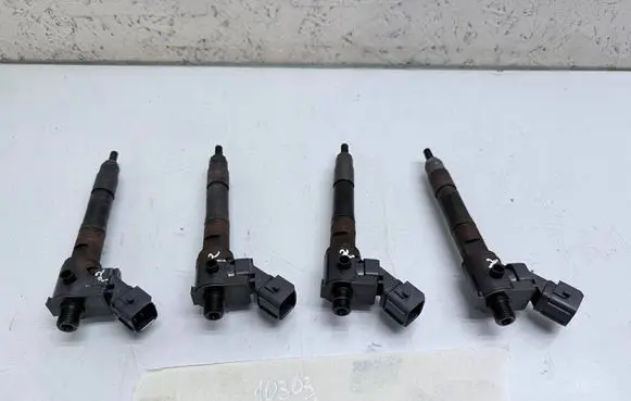 Volvo V40 Fuel injectors set VEA132370010CAA