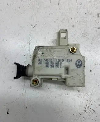 Volkswagen Touareg I Tailgate boot lock/latch motor 3B0959781C 355827061B