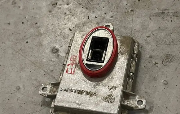 BMW X5 E70 Headlight ballast module Xenon 7356250 10EEG120224 130732946100