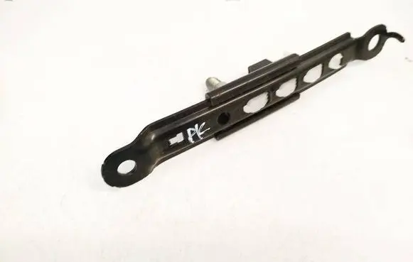 Toyota Avensis T270 Seat belt adjustment rail