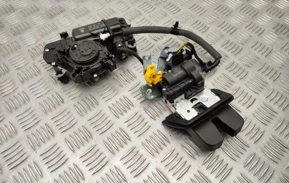 Audi A4 S4 B9 Tailgate/trunk/boot lock/catch/latch 4M0827506D 8W9827520 3V5827887B