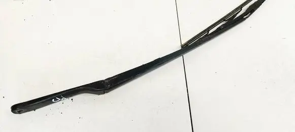 Front wiper blade arm