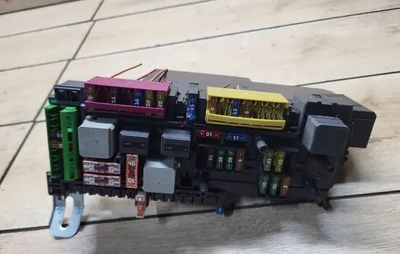 Mercedes-Benz E W212 Fuse box set 2129003922 2129026107