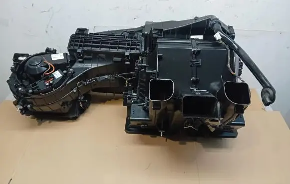 Mercedes-Benz CLA C117 X117 W117 Interior heater climate box assembly A2468301600