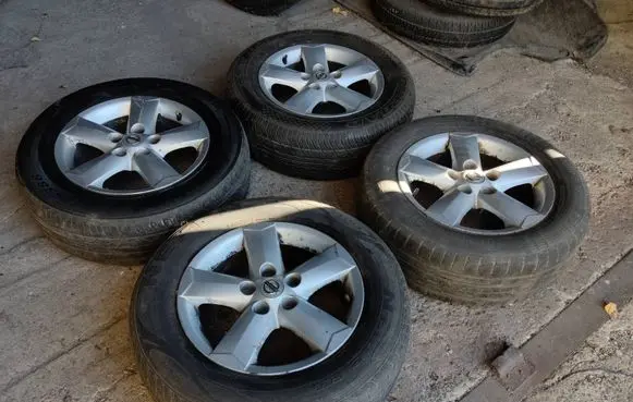 Nissan Qashqai R16 alloy rim 