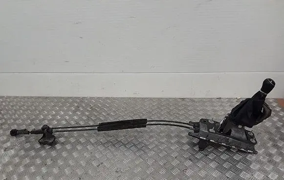 Seat Alhambra (Mk2) Gear shifter/selector 7N0711049A