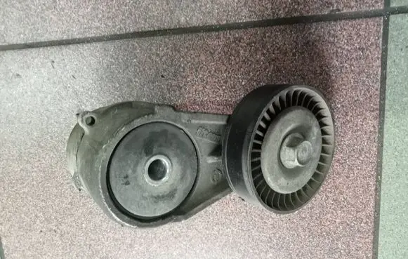 Opel Vectra C Alternator belt tensioner pulley 905711758al