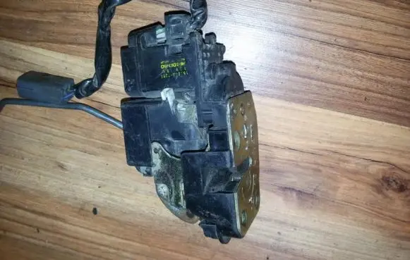 Mazda 626 Front door lock