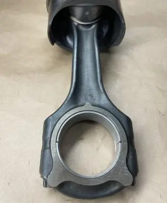 Mercedes-Benz E W210 Piston with connecting rod A6110300517 A6110301417 A6110300320