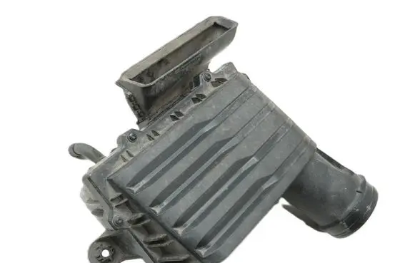 Volkswagen Tiguan Air filter box 5Q0129601BB